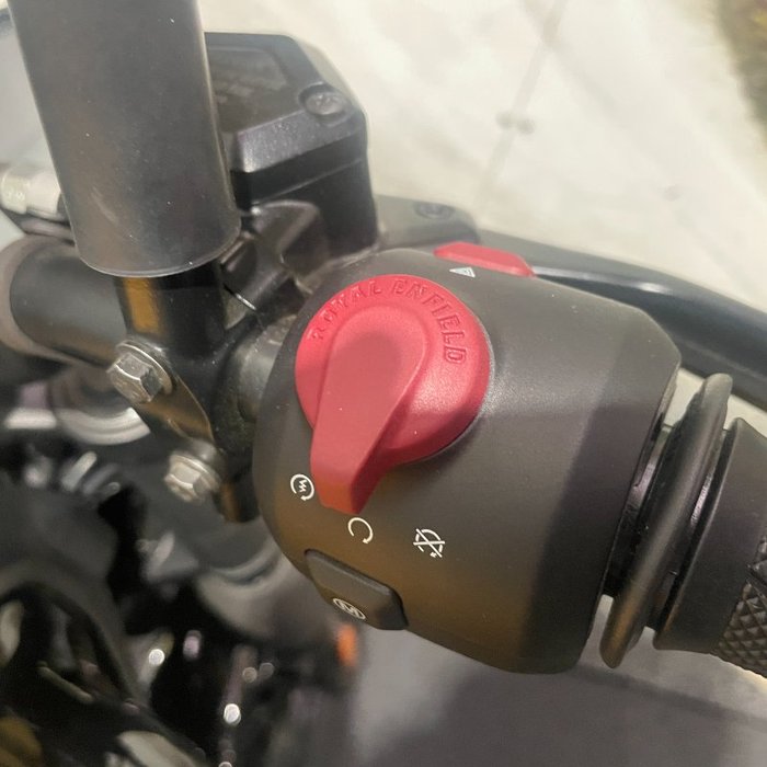 2025 Royal Enfield Guerrilla 450 Playa Black