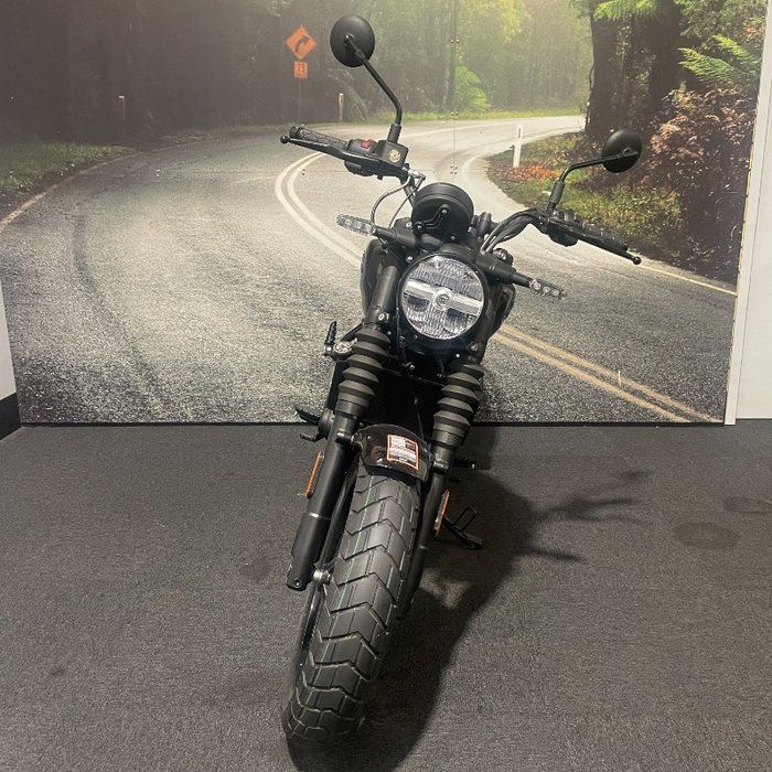2025 Royal Enfield Guerrilla 450 Playa Black
