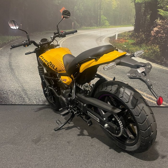 2025 Royal Enfield Guerrilla 450 Playa Black