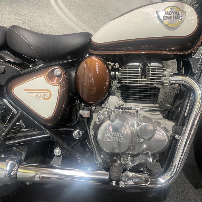 2025 Royal Enfield 2025 Royal Enfield 350CC CLASSIC 350 CHROME ROAD