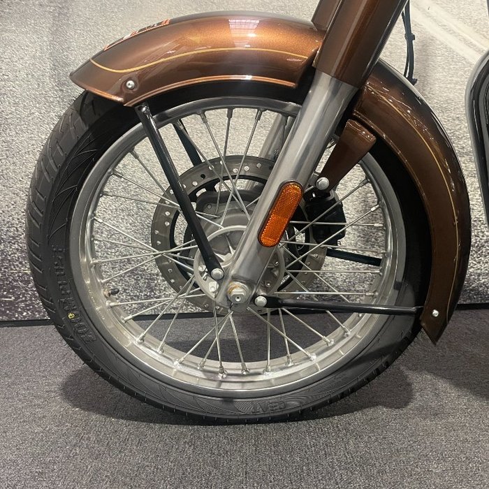 2025 Royal Enfield 2025 Royal Enfield 350CC CLASSIC 350 CHROME ROAD