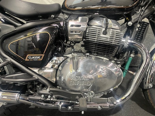2025 Royal Enfield CLASSIC 650 Black