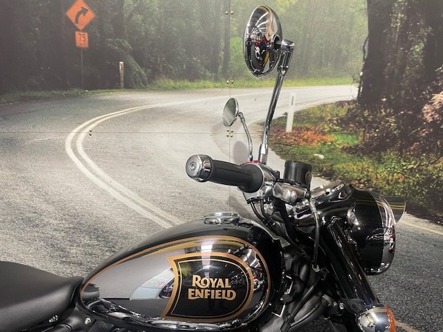 2025 Royal Enfield CLASSIC 650 Black