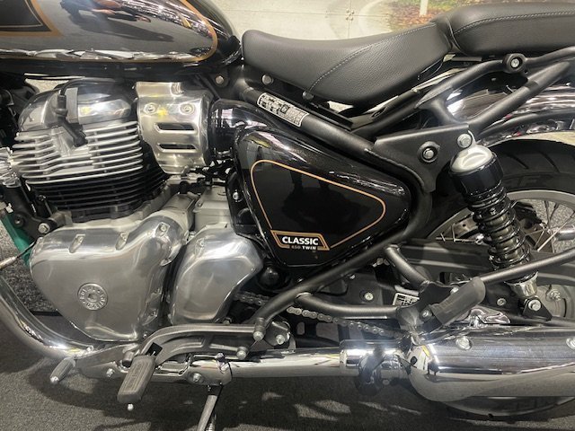 2025 Royal Enfield CLASSIC 650 Black