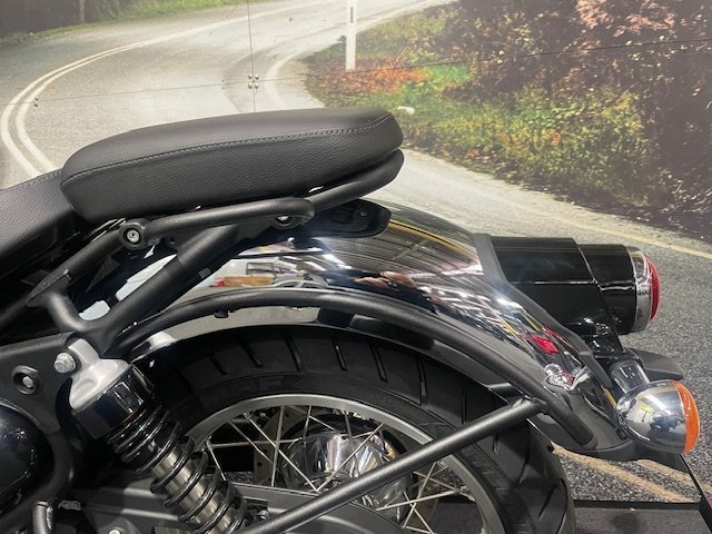 2025 Royal Enfield CLASSIC 650 Black