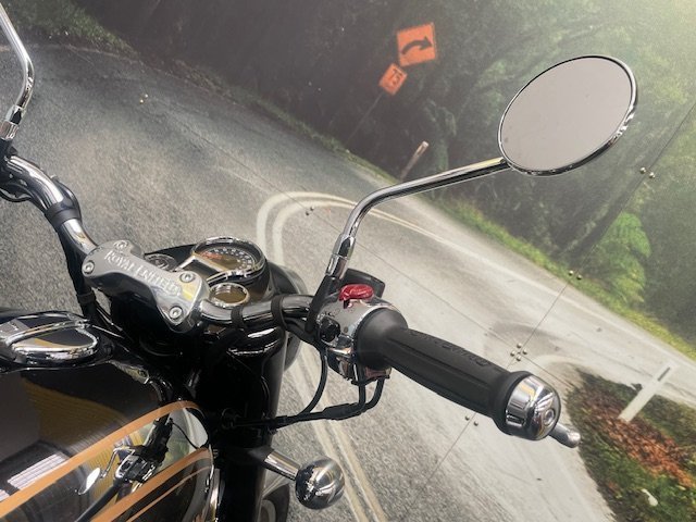 2025 Royal Enfield CLASSIC 650 Black