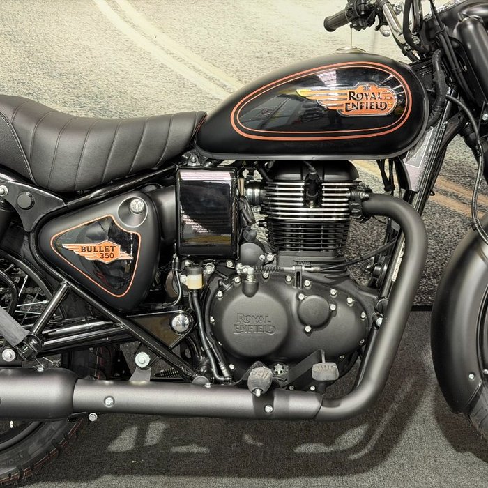 2025 Royal Enfield 2025 Royal Enfield 350CC BULLET 350 ROAD Black Gold