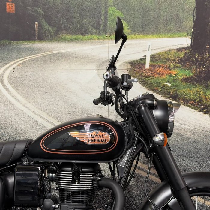 2025 Royal Enfield 2025 Royal Enfield 350CC BULLET 350 ROAD Black Gold