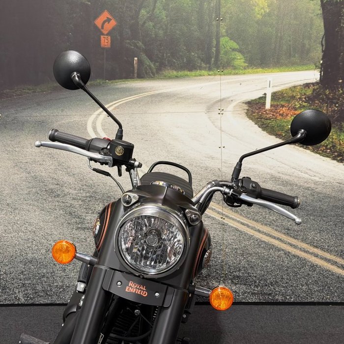 2025 Royal Enfield 2025 Royal Enfield 350CC BULLET 350 ROAD Black Gold