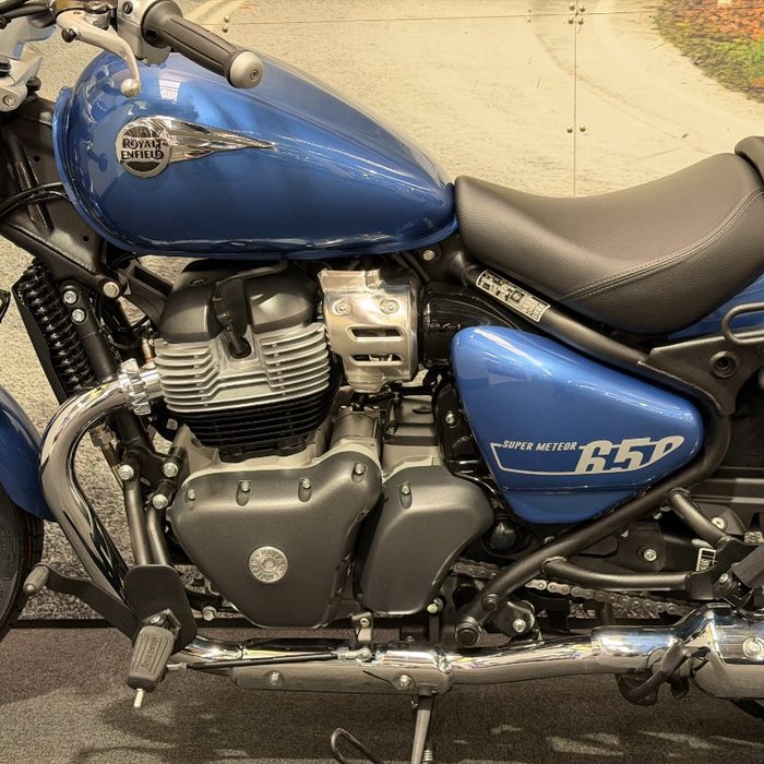 2025 Royal Enfield SUPER METEOR 650 Astral blue
