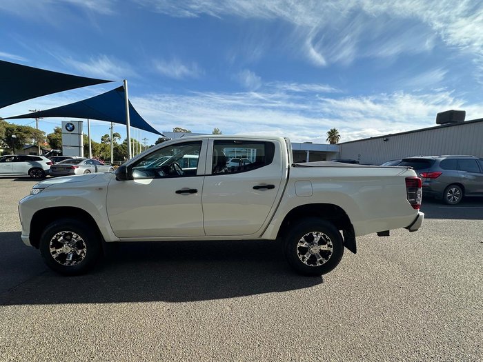 2022 Mitsubishi Triton GLX