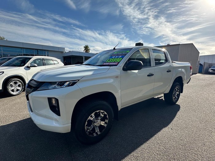 2022 Mitsubishi Triton GLX