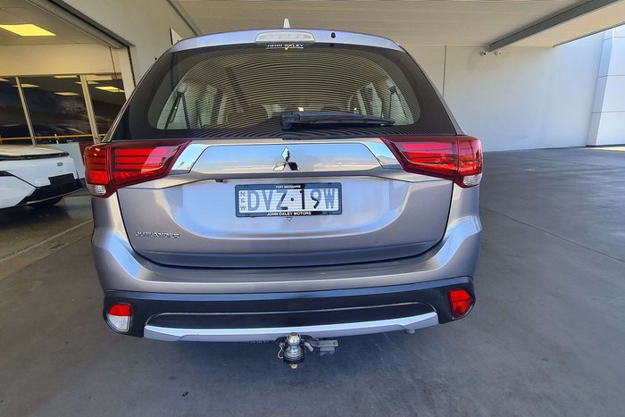 2017 Mitsubishi Outlander ES