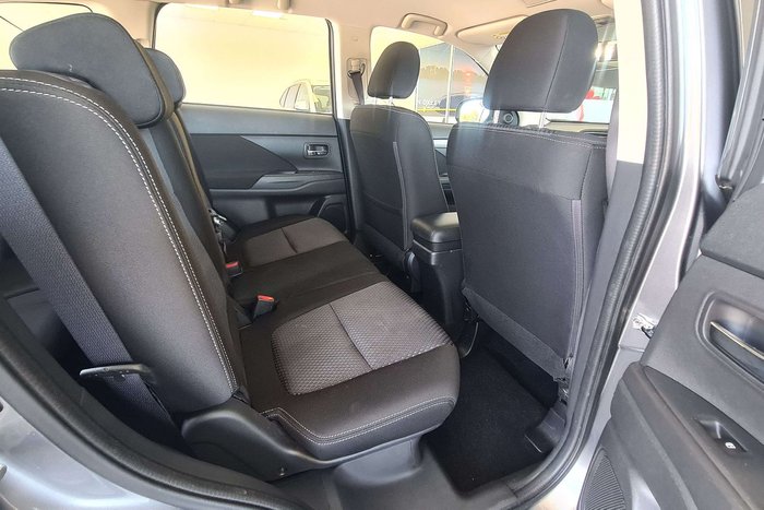 2017 Mitsubishi Outlander ES