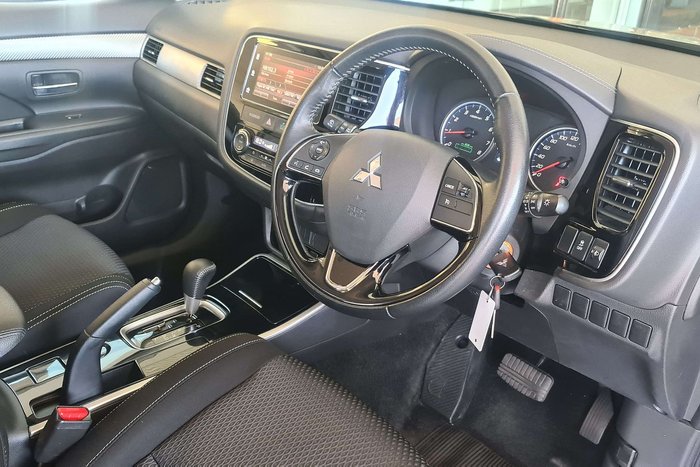 2017 Mitsubishi Outlander ES