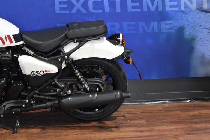 2025 Royal Enfield 2025 Royal Enfield 650CC SHOTGUN 650 Road White