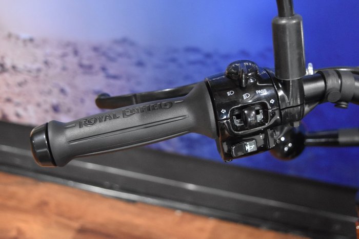 2025 Royal Enfield 2025 Royal Enfield 650CC SHOTGUN 650 Road White