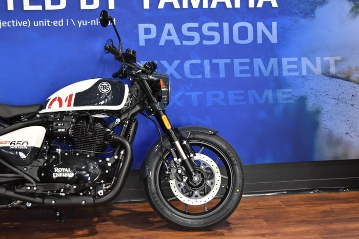 2025 Royal Enfield 2025 Royal Enfield 650CC SHOTGUN 650 Road White