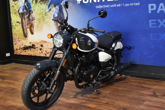 2025 Royal Enfield 2025 Royal Enfield 650CC SHOTGUN 650 Road White