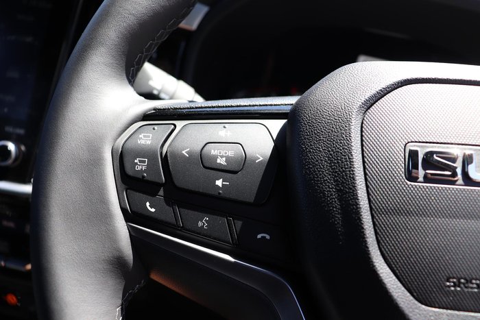 2025 Isuzu MU-X X-TERRAIN