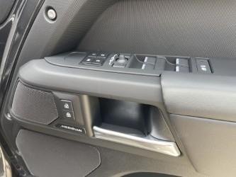 2025 Land Rover Defender 110 D350 X-Dynamic SE