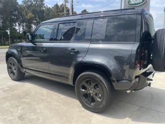 2025 Land Rover Defender 110 D350 X-Dynamic SE