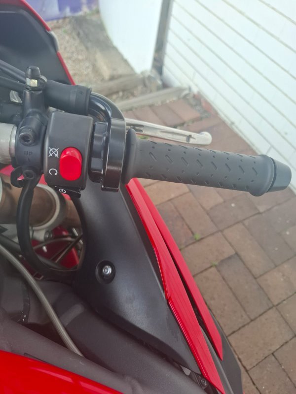 2015 Triumph DAYTONA 675 RED