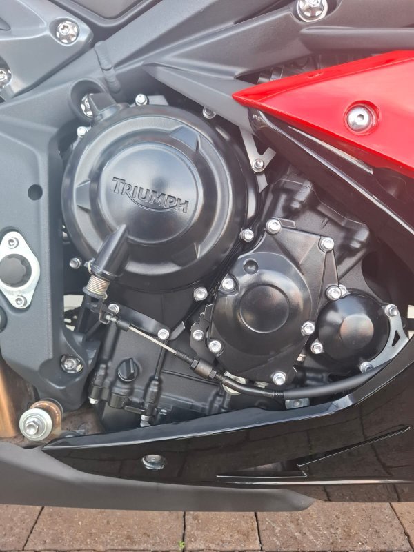 2015 Triumph DAYTONA 675 RED