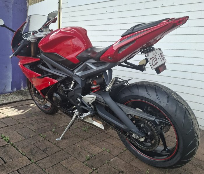 2015 Triumph DAYTONA 675 RED