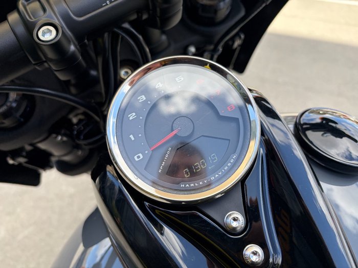 2022 HARLEY-DAVIDSON FXFBS FAT BOB (114) Grey