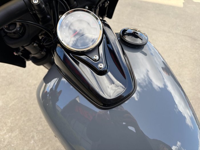 2022 HARLEY-DAVIDSON FXFBS FAT BOB (114) Grey