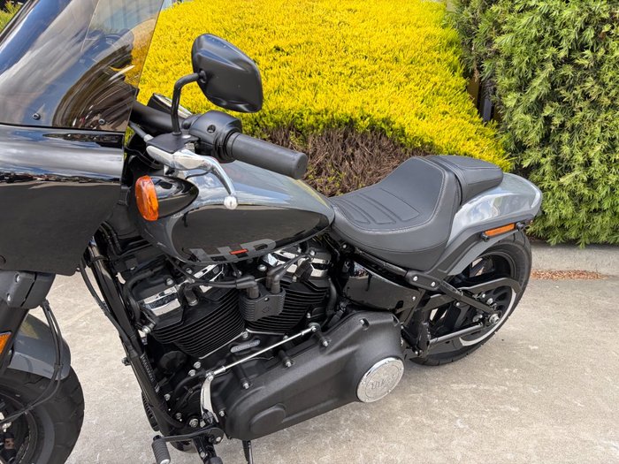 2022 HARLEY-DAVIDSON FXFBS FAT BOB (114) Grey
