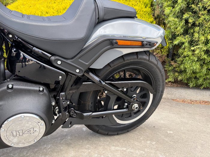 2022 HARLEY-DAVIDSON FXFBS FAT BOB (114) Grey