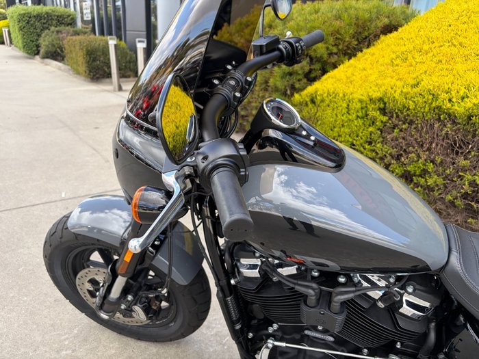 2022 HARLEY-DAVIDSON FXFBS FAT BOB (114) Grey