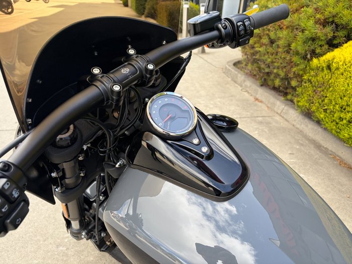 2022 HARLEY-DAVIDSON FXFBS FAT BOB (114) Grey