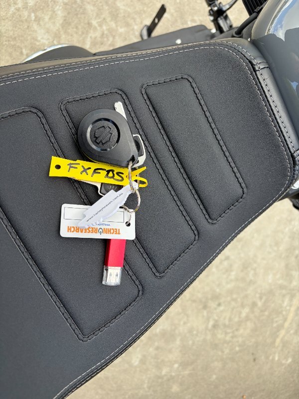 2022 HARLEY-DAVIDSON FXFBS FAT BOB (114) Grey