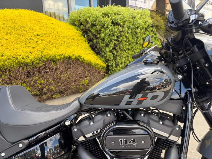 2022 HARLEY-DAVIDSON FXFBS FAT BOB (114) Grey