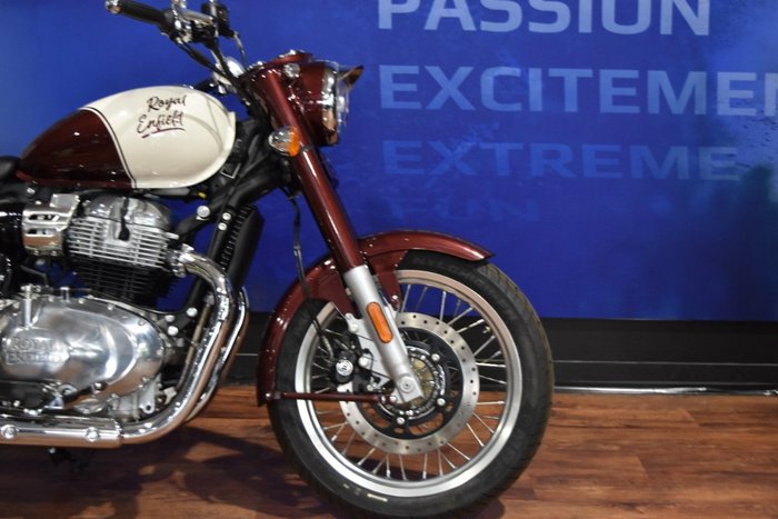 2025 Royal Enfield CLASSIC 650 Red