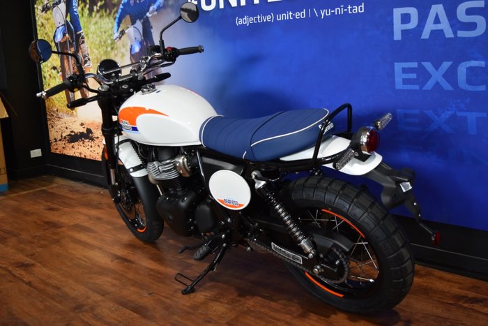 2025 Royal Enfield BEAR 650 White