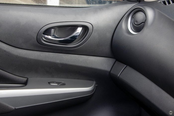 2025 Nissan Navara ST