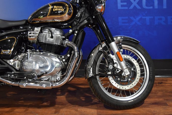 2025 Royal Enfield CLASSIC 650 Chrome / Silver