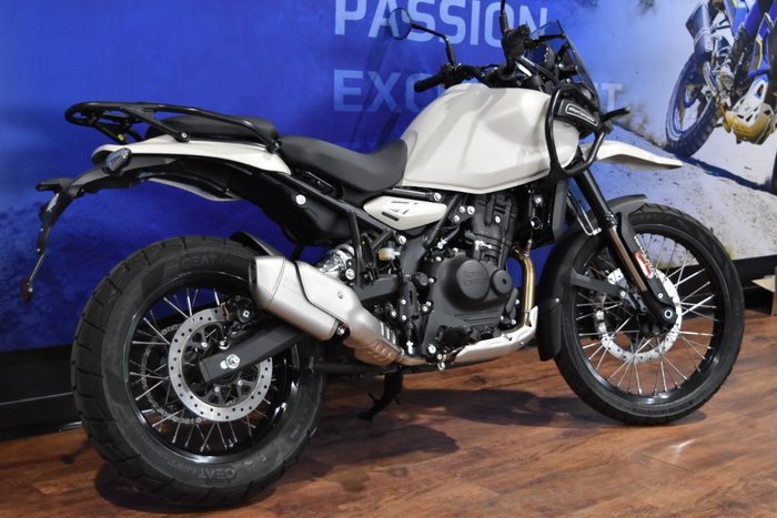 2025 Royal Enfield HIMALAYAN 450 KAZA BROWN