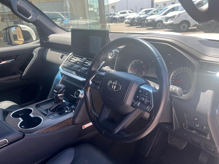 2023 Toyota Landcruiser VX