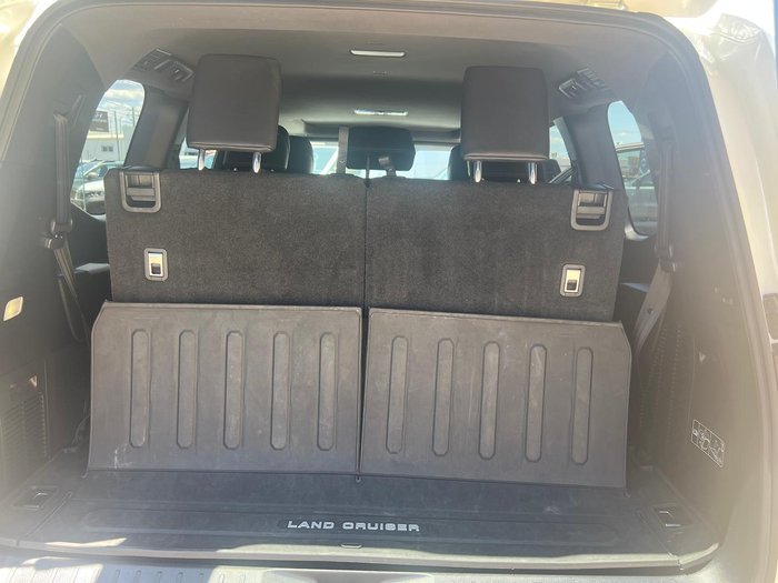 2023 Toyota Landcruiser VX