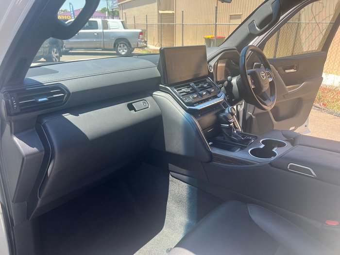 2023 Toyota Landcruiser VX
