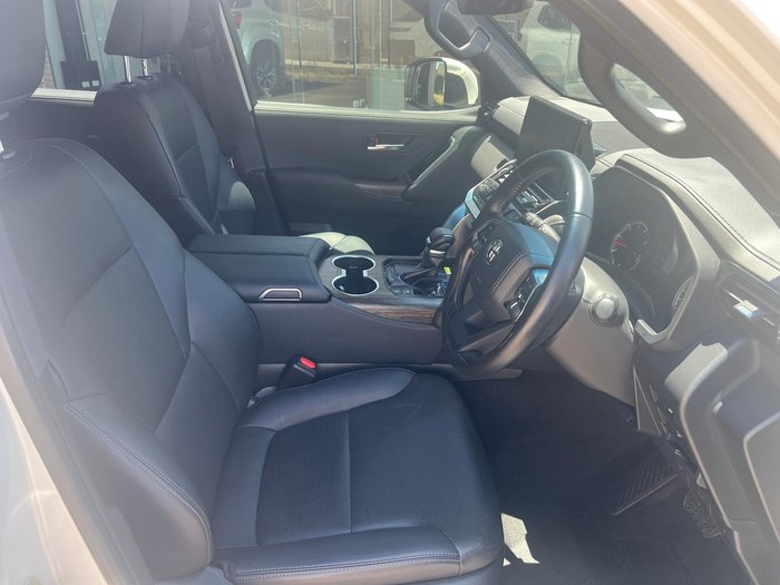 2023 Toyota Landcruiser VX