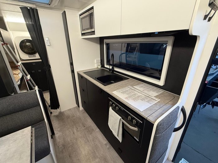2025 New Age Caravans 19' Road Owl Adv 3 Bunk Save $10,183 Was $101,830