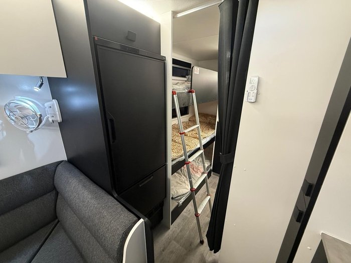 2025 New Age Caravans 19' Road Owl Adv 3 Bunk Save $10,183 Was $101,830