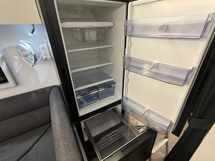 2025 New Age Caravans 19' Road Owl Adv 3 Bunk Save $10,183 Was $101,830