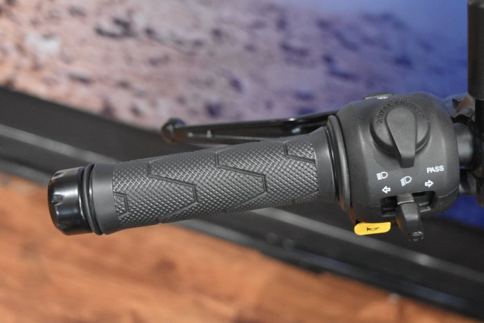 2025 Royal Enfield GUERILLA 450 Black